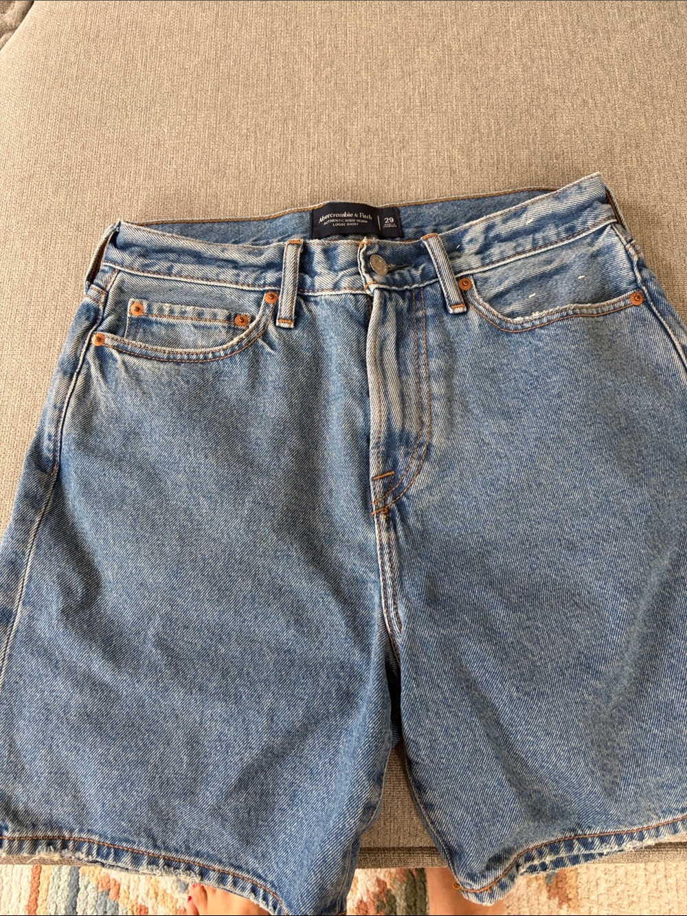Abercrombie & Fitch Men's Medium Blue Relaxed Denim Shorts